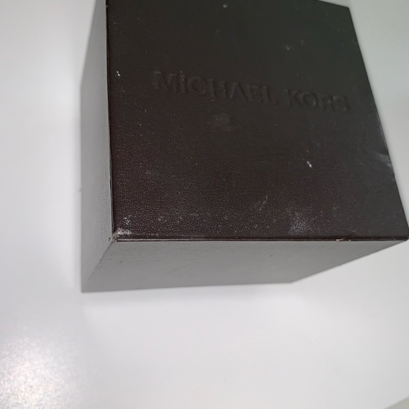 Micheal KORS Watch - Picture 8 of 8